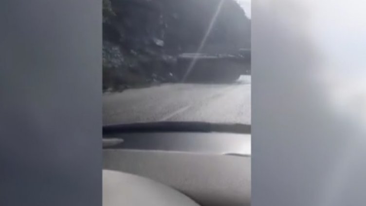 Автомеле затвори Кресненското дефиле. ТИР разля масло по пътя