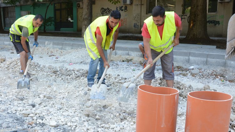 Продължават ремонтите в „Приморски“ (СНИМКИ)