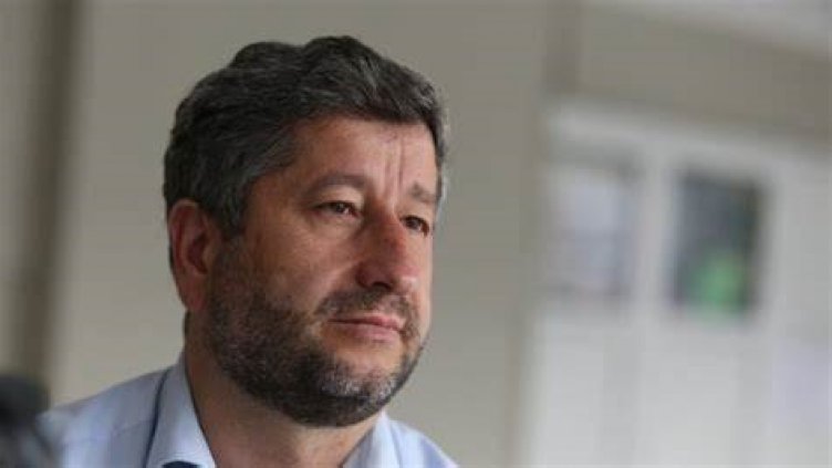 Христо Иванов хвърля оставка