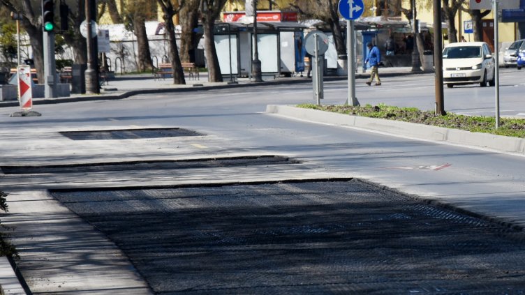 Ремонтират централни улици на Варна (СНИМКИ)