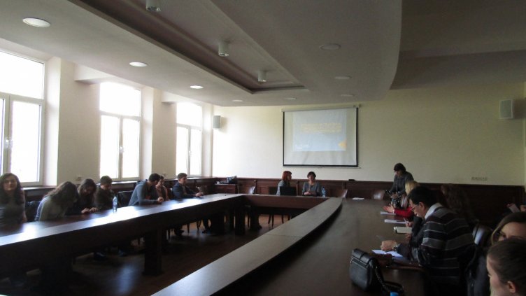 Лекция пред студенти от ИУ-Варна изнесе съдия Веселина Чолакова