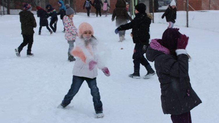Варненските ученици са в дървена ваканция