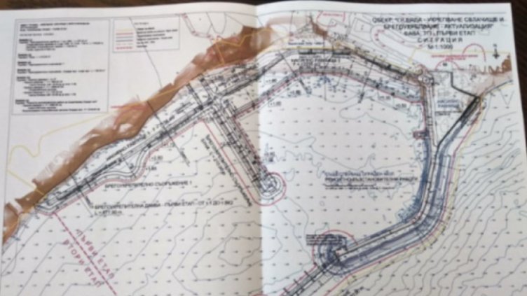 Укрепват брега край Бяла