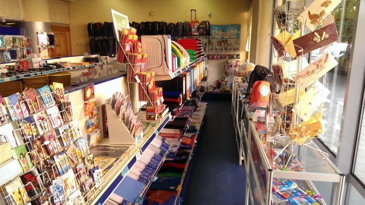 Инспектори душат около ученическите стоки