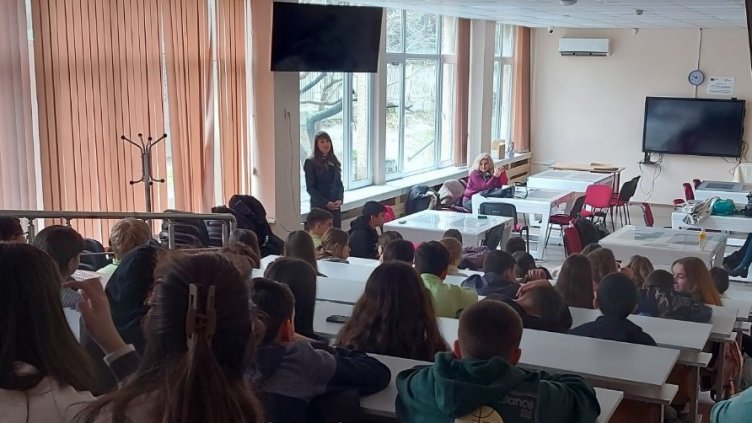 Магистрати от Районен съд–Варна бяха лектори в три училища