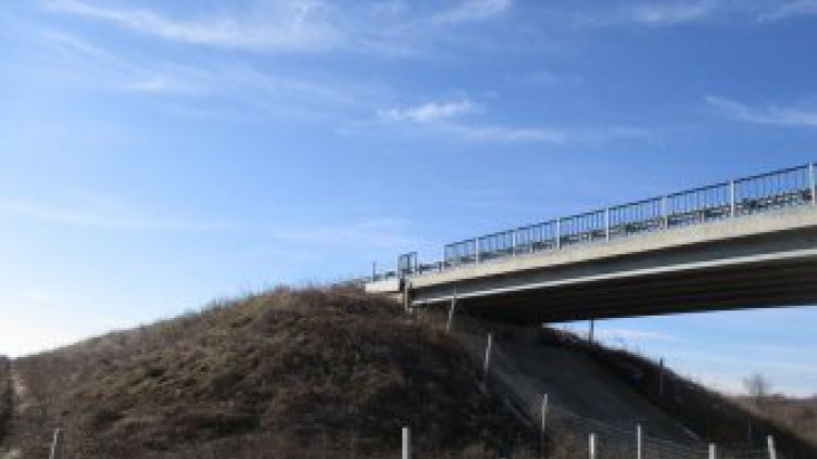 Откраднаха парапети и мантинели от надлези над магистрала &bdquo;Марица&ldquo;