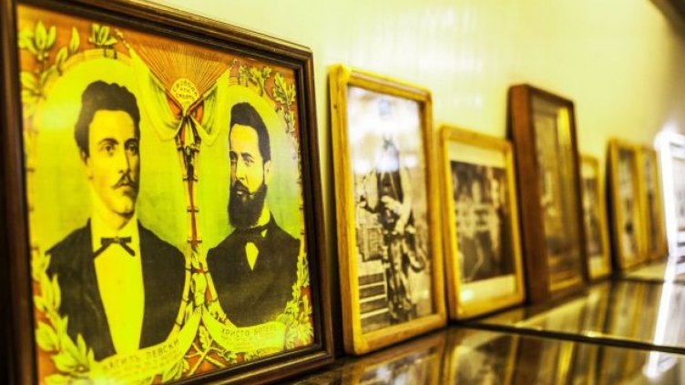 Във Варна гостува пътуващото читалище “Бащино огнище”