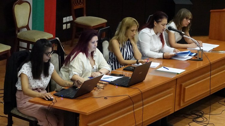 Дават между 200 и 400 лв. на 165 варненци