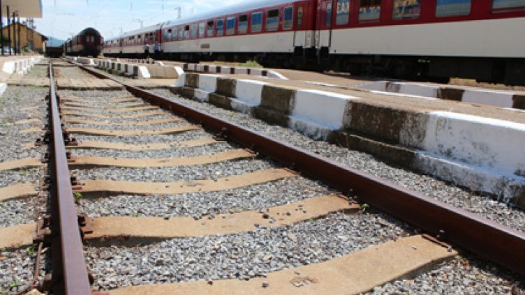 БДЖ напомня: ЖП релсите не са място за игра и снимки