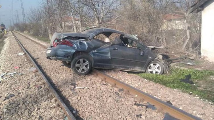 Надрусан с амфети заби "Пежо"-то си във влак