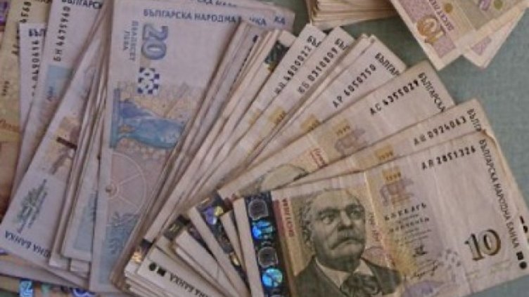 Държавата платила заплатите на 35 души от фалирали фирми