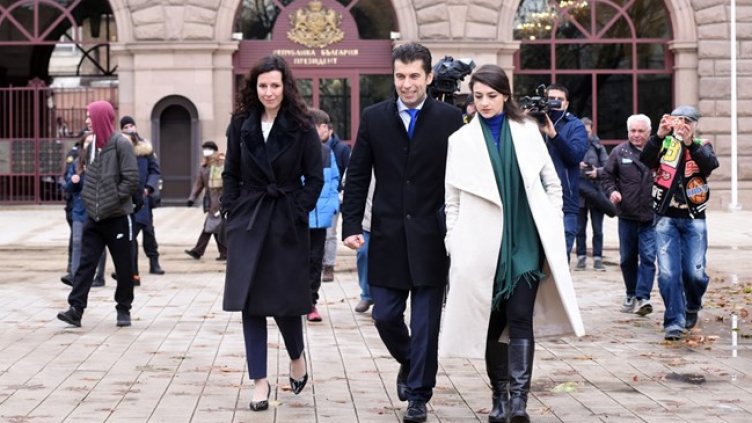 Два от "ангелите" на Петков "отлитат" от парламента