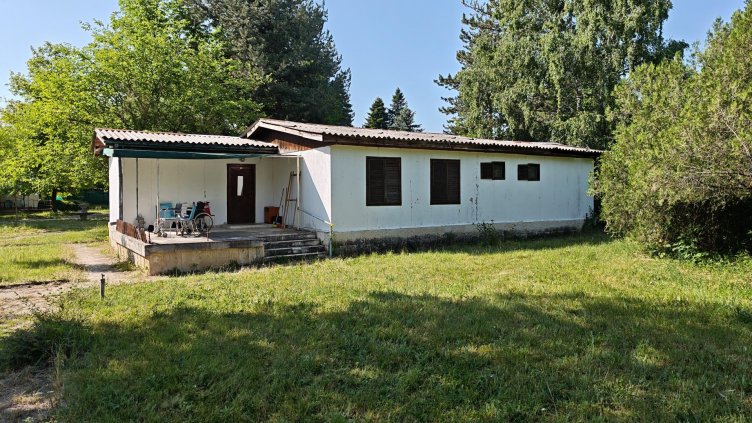 Разследват смъртта на семейство от "дома на ужасите" в с. Ягода