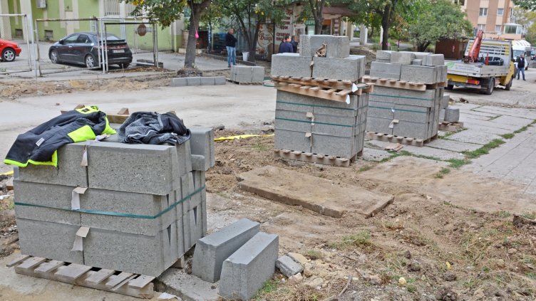 Отлагат ремонти във Варна, няма кой да бачка