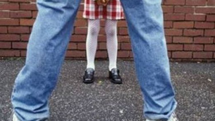 Паника в Берковица: Нападател на малки момиченца се скита на свобода!