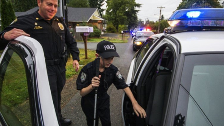 Футболист и полицай - най-мечтаните професии в шести клас