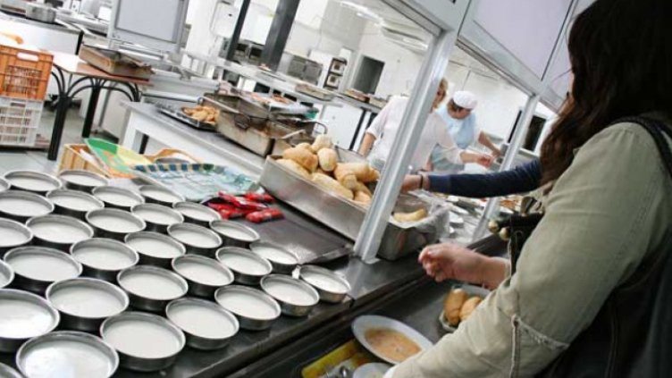 Изследват проби от обяда на шестимата натровени първокласници