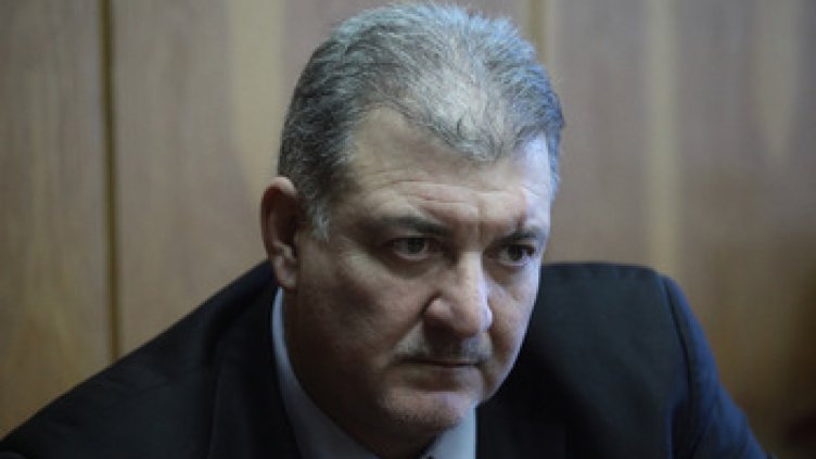 МВР дръпна назад: Старите с привилегии, новите – не