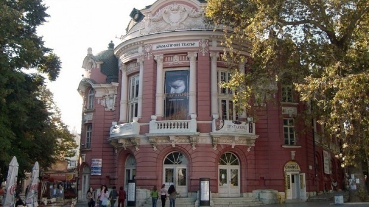 Работник падна от високо по време на представление(Обновена)