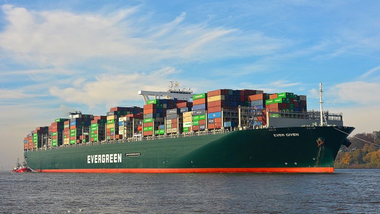 Освободиха танкера, заседнал в Суецкия канал