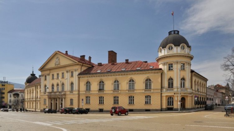 МОН развърза кесията, дава 5 млн. на БАН и ВУЗ-ове  