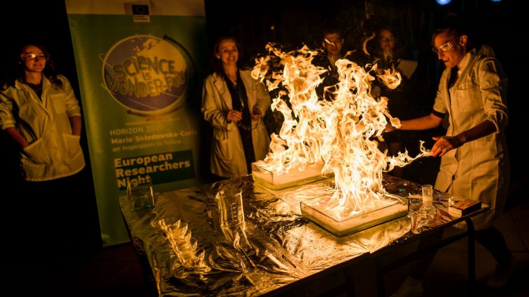 Под знака на иновациите и традициите в опазване здравето на човека на морския бряг премина Нощта на учените в МУ-Варна