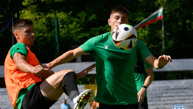 Петима юноши подписаха договори с Черно море