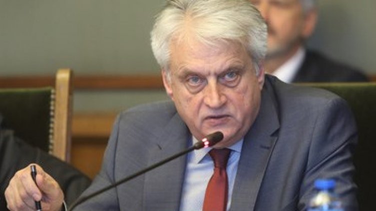 Пенсионираните полицаи вън от МВР. На другите – 20% скок на заплатите