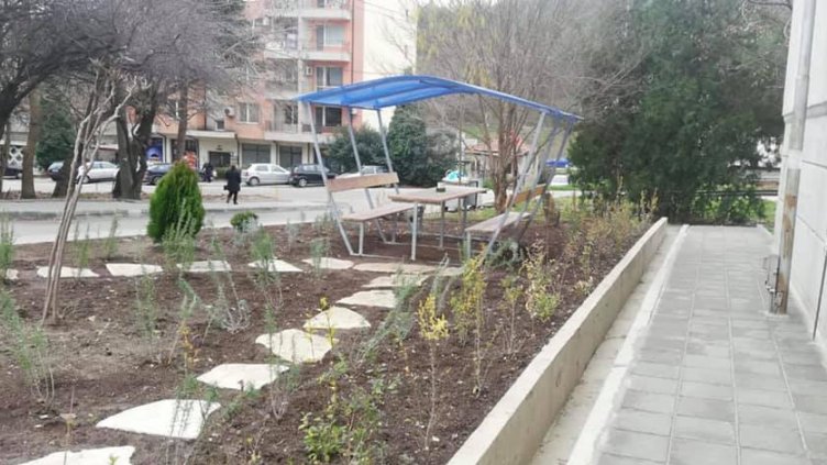Облагородиха междублокови пространства в кв. „Аспарухово“
