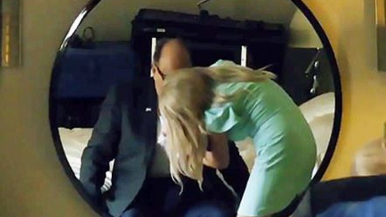 Скандал в САЩ: Родна актриса в секс капан с Рудолф Джулиани