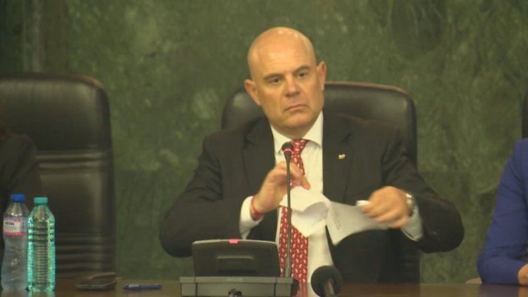 Гешев иска НС да го изслуша за корупция по високите етажи на властта