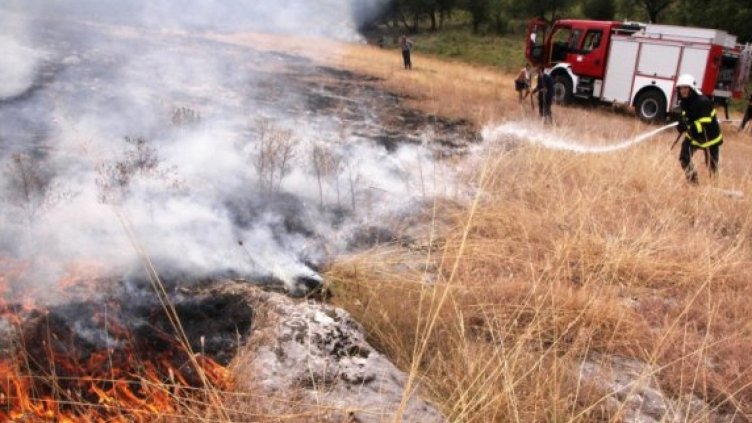 Пожар пламна във великотърновско село