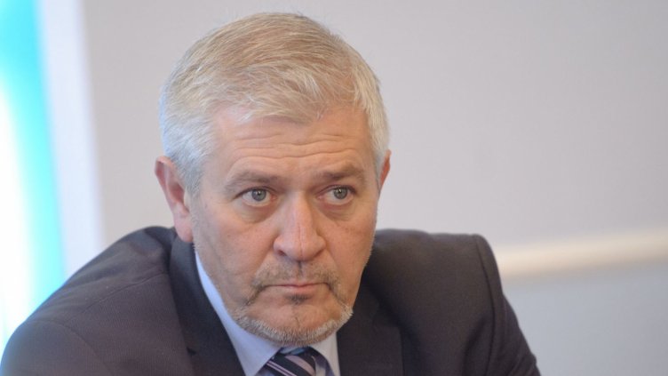 Линейка първо при дете, после при този, който се е напил