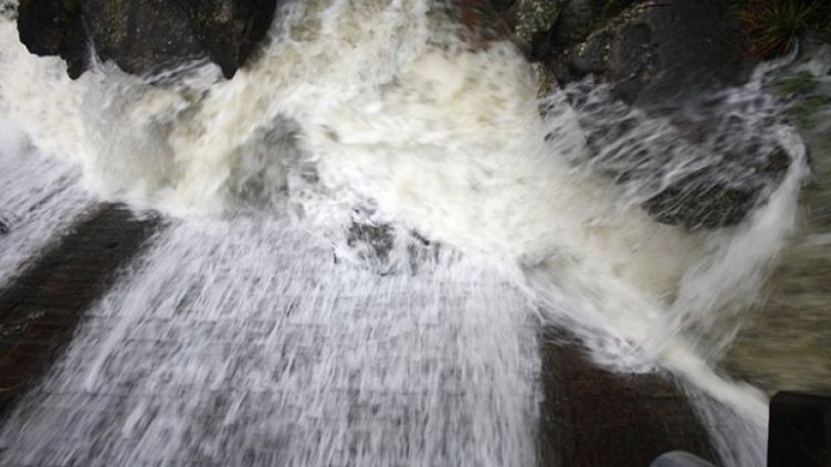 Язовир "Цонево" прелива
