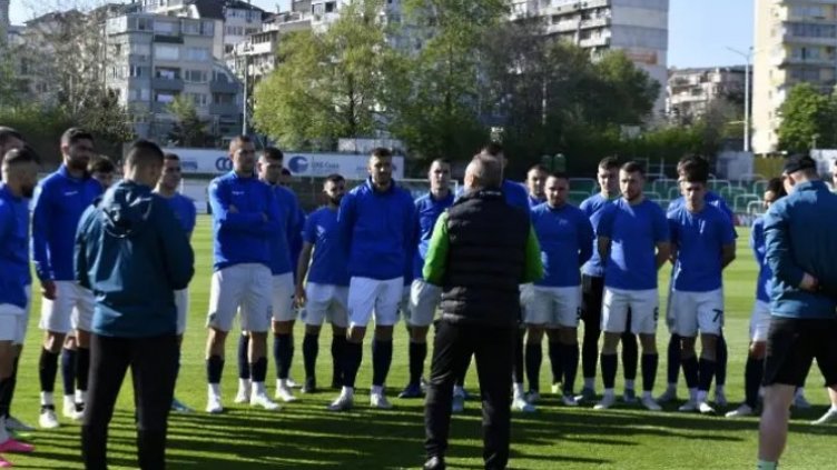 Илиан Илиев търси нови футболисти от чужбина