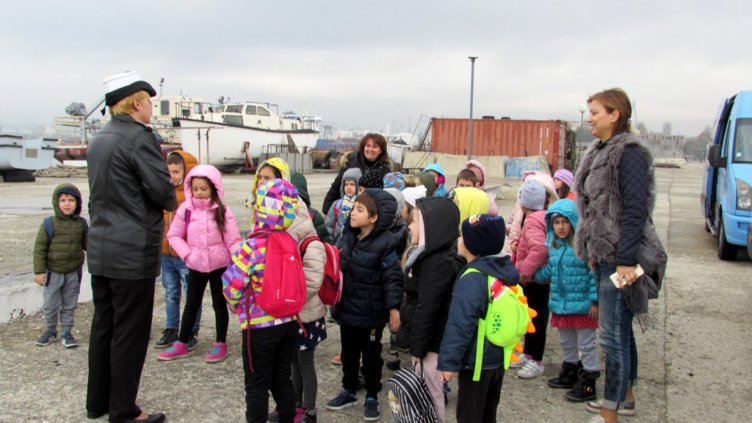 Деца посетиха Пункт за базиране Варна