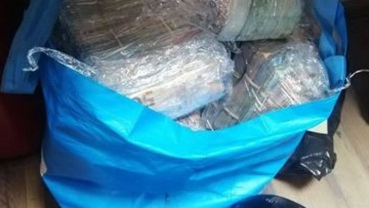 На границата задържаха турски шофьор на автобус с над 1,6 млн. евро