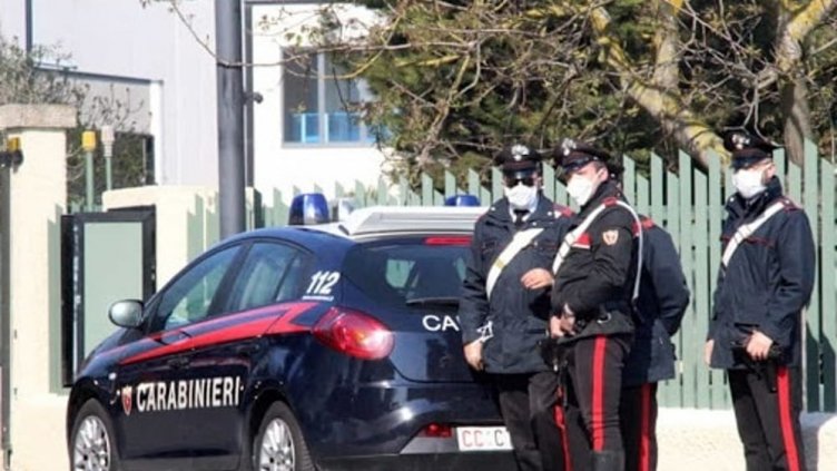 Италианец повика карабинери, за да празнува с тях Коледа