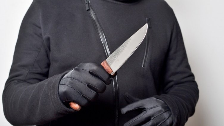 Въоръжен с нож плаши с убийство във Варна