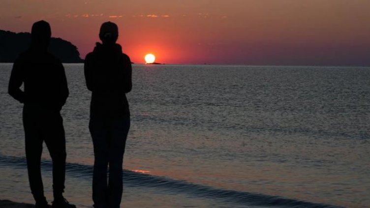 Стотици посрещнаха Джулай морнинг на брега на морето