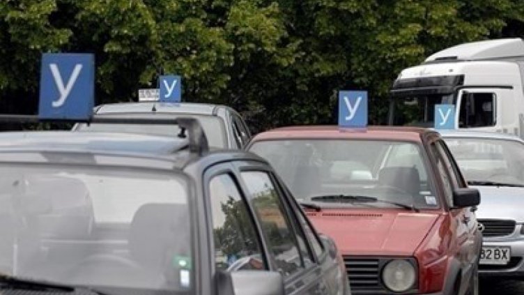 Изпитът за книжка - само пред служител на Автомобилна администрация