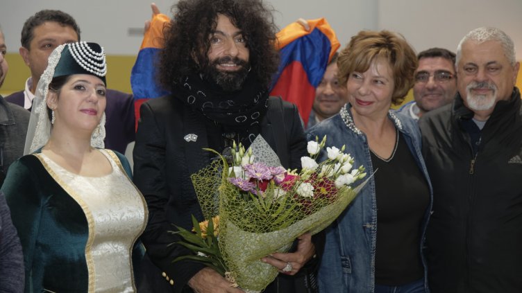 Уникално посрещане за Ара Маликян във Варна