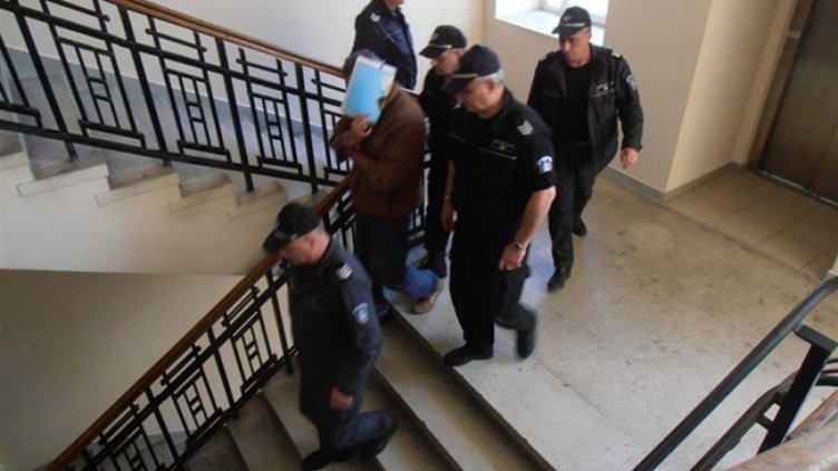 15 години затвор за лекар, убил баща си