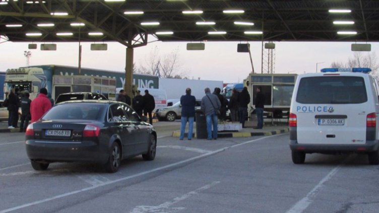 Спецсъдът пусна под гаранция 7-те служители от ГКПП "Дунав мост"