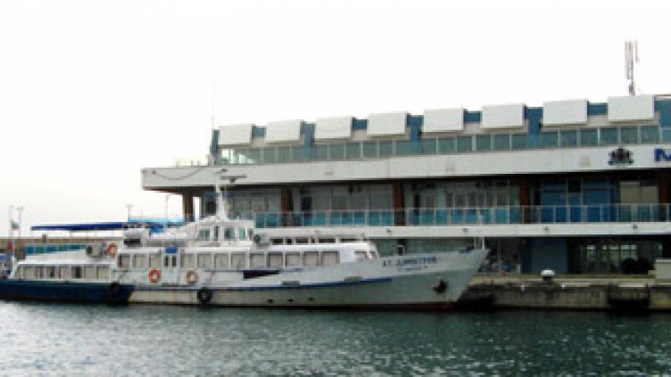 Възрастен мъж почина на морска гара