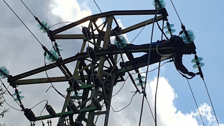 Всеки втори се отоплява на ток