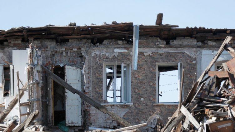 Най-малко 17 души са били убити при обстрел през нощта в украинския град Запорожие