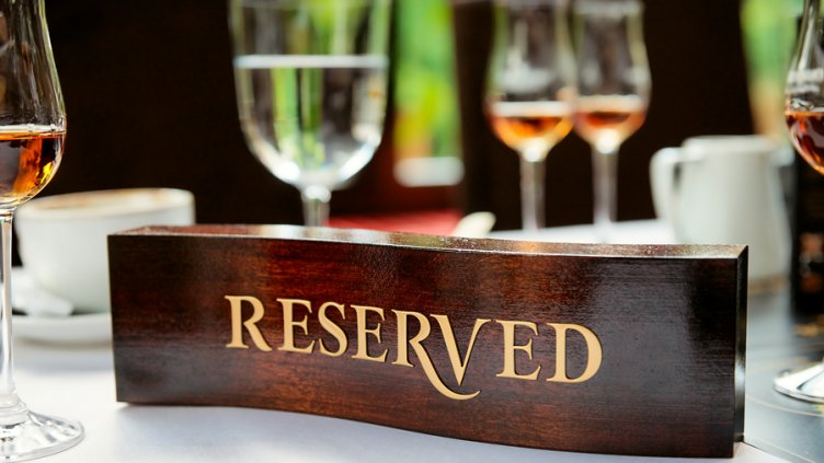 Капаро при калпави наредби – кръчми бълват промоции за празниците