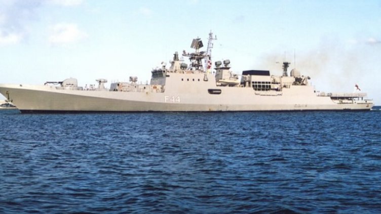 Руската фрегата "Адмирал Григорович" се отправи към Сирия