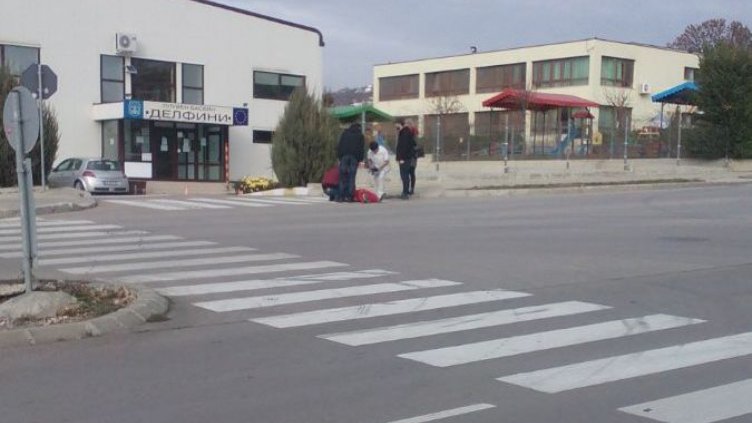 Мъж припадна в студа във Варна (Обновена)